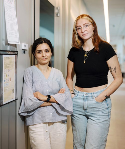 Mahsa Shirani (left), a postdoc, with Skye Ryan, a fibrolamellar hepatocellular carcinoma (FLC) patient who joined the Simon lab in 2024 and is currently working on a project utilizing CRISPR-Cas9 to search for mechanisms that allow FLC to develop unchecked.